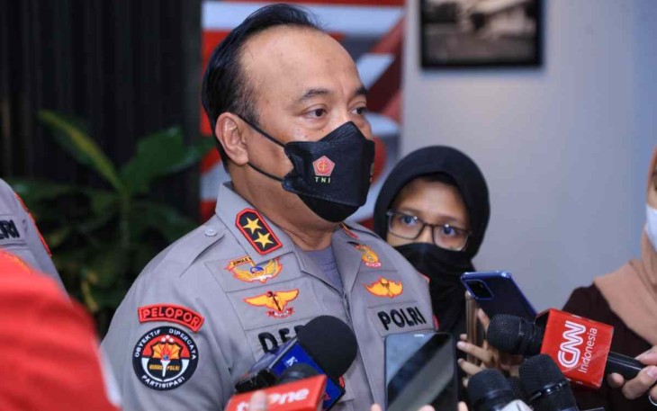 Kadiv Humas Polri saat memberikan keterangan pers 