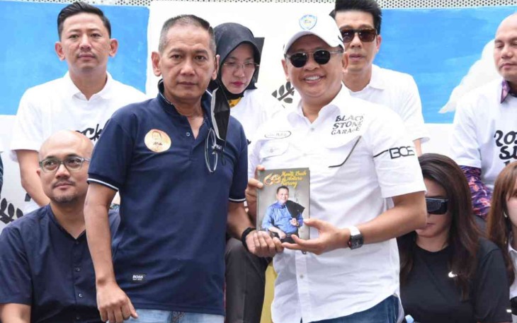 Bambang Soesatyo saat launching buku 60 Tahun Meniti Buih di Antara Karang
