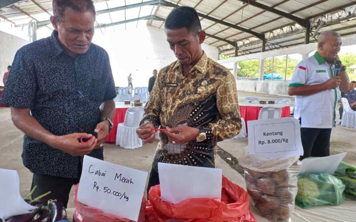 Pasar lelang komoditi di Kabupaten Dairi
