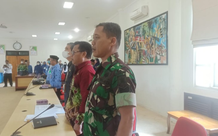 Sertu Marsudin saat mengikuti rakor pendataan awal regsosek. Senin (19/9)