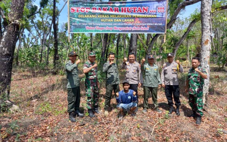 Pasang spanduk antisipasi bahaya karhutla 