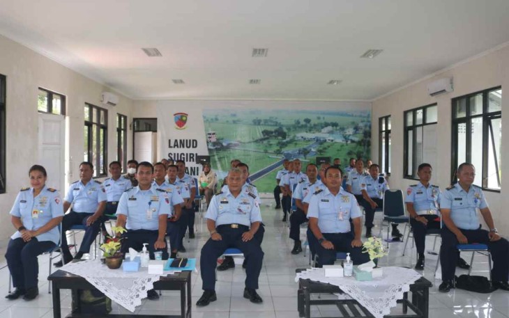 Personel Lanud Sugiri Sukani menerima safari bintal dan psikologi. Kamis (29/9)