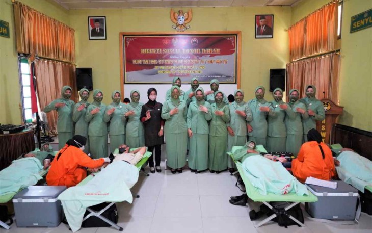 Donor darah Persit KCK Koorcab Rem 071 PD IV/Diponegoro