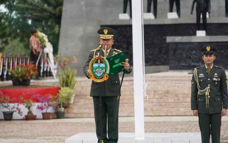 Pangdam I/BB Mayjen TNI Achmad Daniel Chardin saat upacara hari Kesaktian Pancasila di Simalungun, Sabtu (1/10)