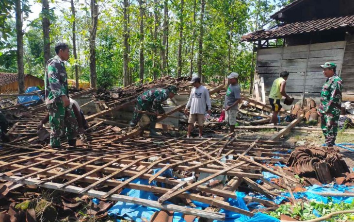 Karya bakti di wilayah terdampak bencana