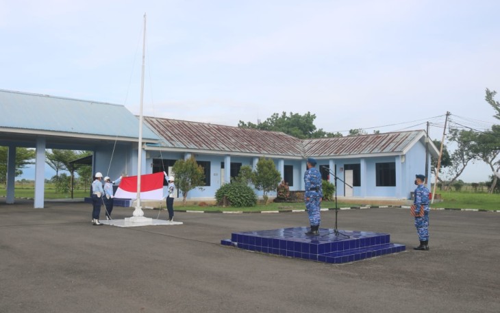 Upacara bendera Lanud Sugiri Sukani 