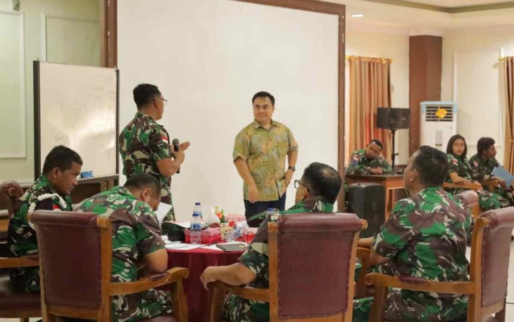 Training Public Speaking dan Komunikasi Efektif