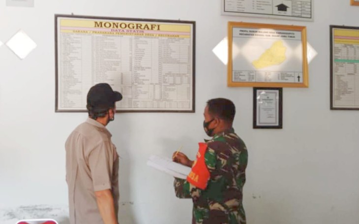 Puldata di kantor desa Karanggupito