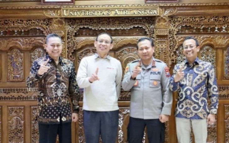 Kapolda Jatim Irjen Pol Toni Harmanto bersama Rektor Universitas Airlangga 