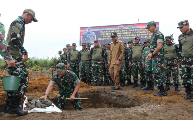 Danrem 023 KS Kolonel Inf Dodi Triwinarto saat peletakan batu pertama 
