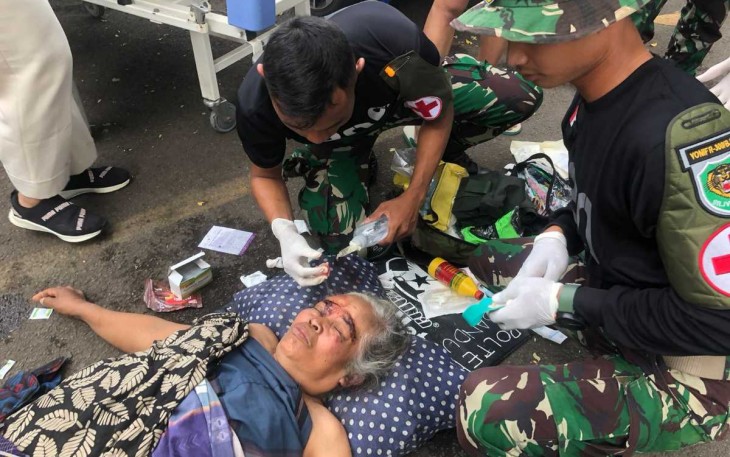 Prajurit Kodam III/Siliwangi Bantu Korban Gempa Cianjur 