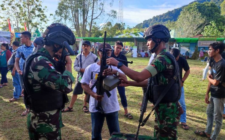 Pameran alutsista TNI di perbatasan 
