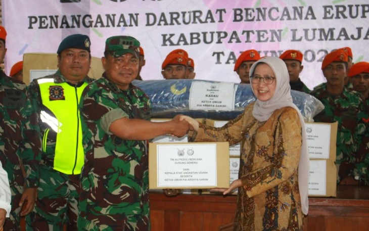Bansos TNI AU Peduli warga terdampak erupsi gunung Semeru 