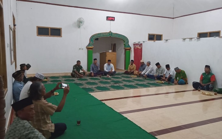Sholat subuh berjamaah 
