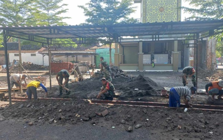Karya bakti bangun bangun masjid di wilayah binaan 