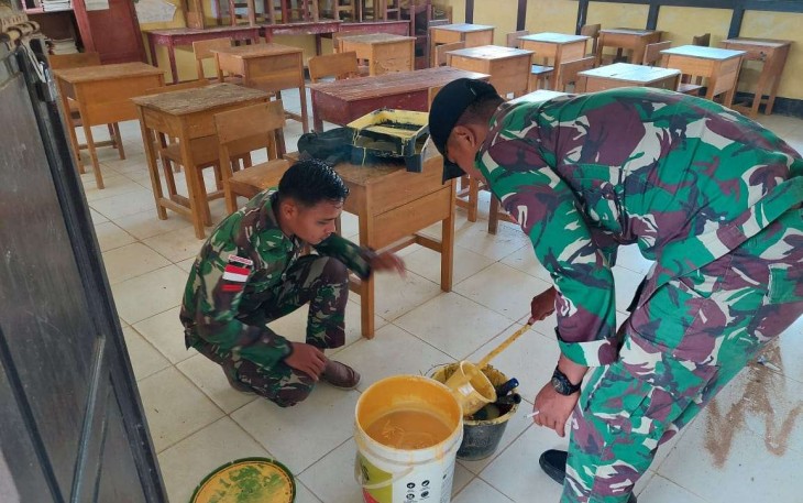Pengecatan ruang kelas di perbatasan 