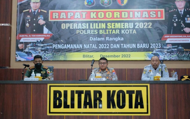 Kapolres Blitar Kota AKBP Argowiyono saat pimpin rakor pengamanan Nataru