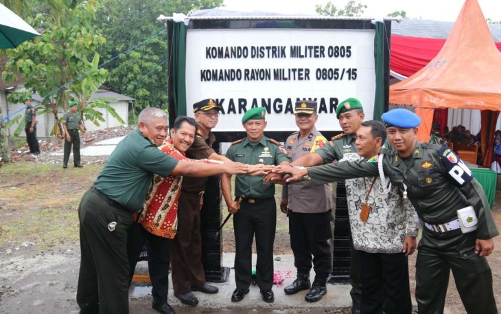Dandim 0805/Ngawi Letkol Inf Adi Wirawan saat peresmian Koramil 15/Karanganyar, Kamis (22/12)