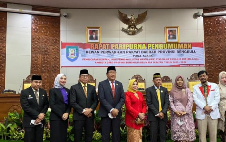 Foto Bersama usai pelantikan