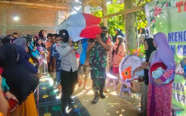 Pemakaman  Almh. Sri Lestari Korban Keganasan KKB