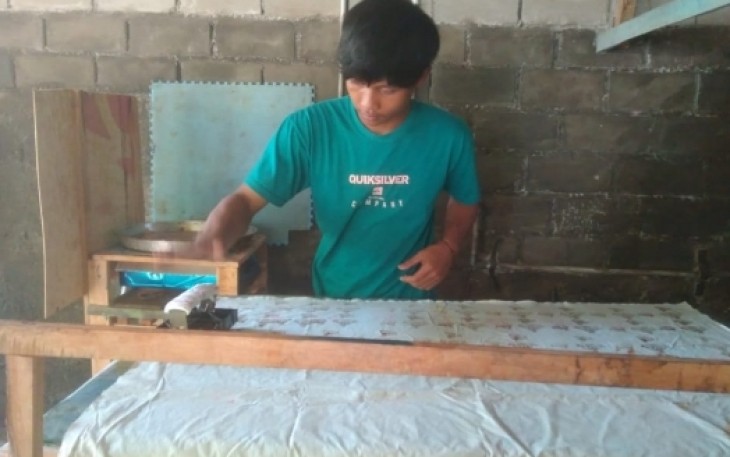 Keterangan foto : Pekerja sedang membuat batik di Wanabatik di Desa Sukatani, Kecamatan Wanasalam, Kabupaten Lebak – Banten, 28 Mei 2022.