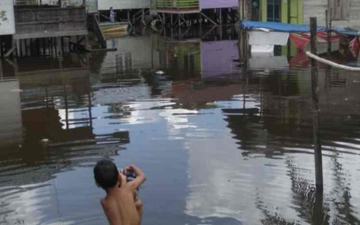 Banjir masih merendam pemukiman warga 