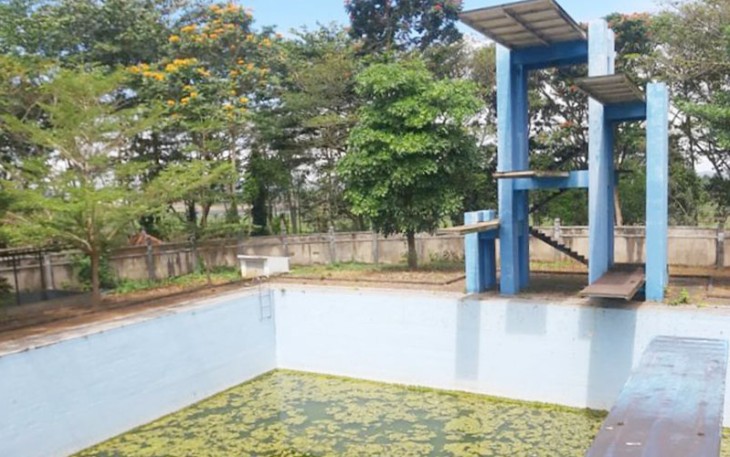 Kolam loncat indah Kanjuruhan sebelumnya, kotor dan berlumut