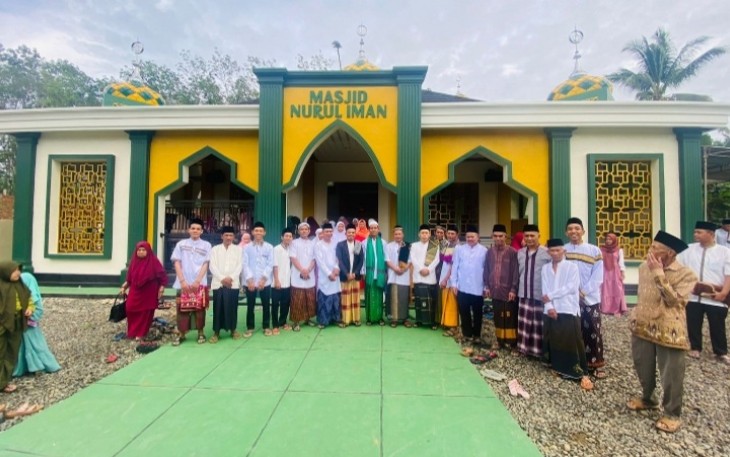 Foto bersama usai sholat ied