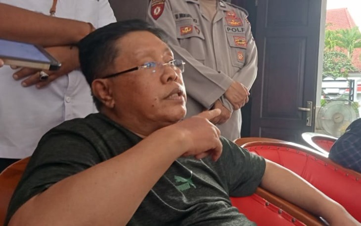 Walikota Blitar Santoso Saat Menyampaikan Keterangannya Kepada Awak Media Soal Perampokan di Rumah Dinasnya