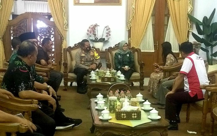 Pertemuan Gendro-Rini Disaksikan Struktural Gugus Tugas Reforma Agraria (GTRA) Kabupaten Blitar dan LP-KPK Kabupaten Blitar. 