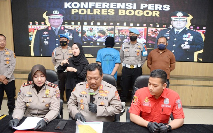 Kapolres Bogor AKBP Dr.Iman Imanuddin S.H., S.I.K., M.H  saat konferensi pers