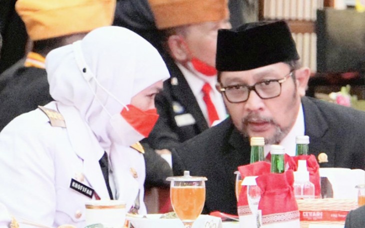 Wakil ketua DPRD Jawa Timur Sahat Tua Simanjuntak saat bersama Gubernur Jawa Timur Khofifah Indar Parawansa.