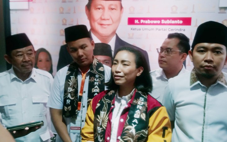 Ketua PC Tidar Surabaya dr Dwi Wijayanto disela agenda pembukaan pelantikan pengurus melakukan deklarasi bersama jajaran. 