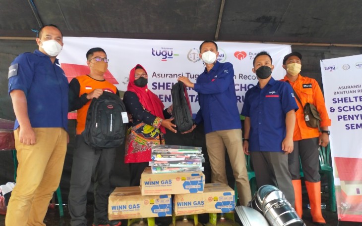 Tugu Insurance dan Rumah Zakat Berikan Bantuan Donasi Bagi Korban Erupsi Semeru