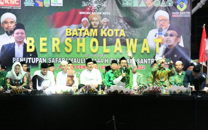 Masyarakat Batam Bersolawat 