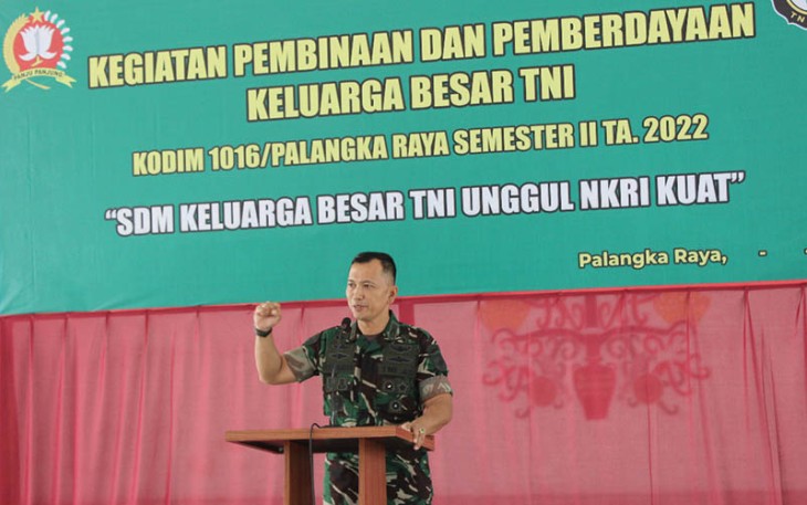 Dandim 1016 Palangka Raya Kolonel Inf Frans Kishin Panjaitan S.A.P., M.P.M., M.Han saat membuka kegiatan