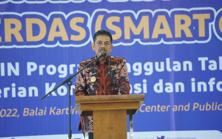 Pj Wali Kota Tebingtinggi Muhammad Dimiyathi saat resmi menutup kegiatan Bimbingan Teknis (Bintek) Penyusunan Master Plan Kota Cerdas (Smart City), Kamis (8/9/2022) di Balai Kartini Convention Center and Public Services Jalan Gunung Louser. 