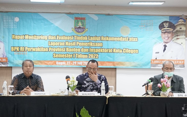 Rapat Monitoring dan Evaluasi Tindak Lanjut Rekomendasi Atas Laporan Hasil Pemeriksaan BPK RI Perwakilan Provinsi Banten dan Inspektorat Kota Cilegon Periode Semester I Tahun 2022 yang diadakan di The Mirah Hotel Bogor, Rabu (27/07).
