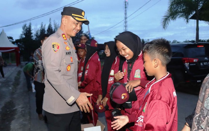 Kapolres Aceh Timur AKBP Andy Rahmansyah, S.I.K., saat Lepas Kontingen Atlet PORA