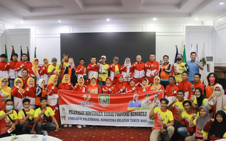 Pelepasan kontingen Bengkulu ke ajang FORNAS VI di Sumatera Selatan dari Balai Raya Semarak Bengkulu pada Rabu (29/06/2022).
