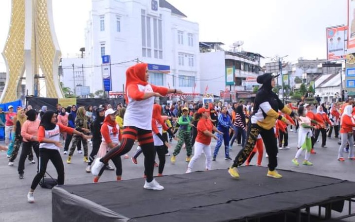Persani Labuhanbatu saat Gelar Senam Sehat di Bundaran Simpang 6 Rantauprapat