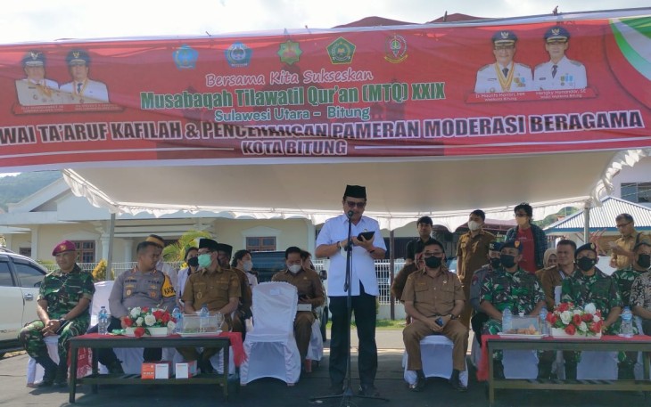Walikota Bitung saat memberikan sambutan pada kegiatan pelepasan ta'aruf kafilah MTQ ke-29 tingkat provinsi Sulut