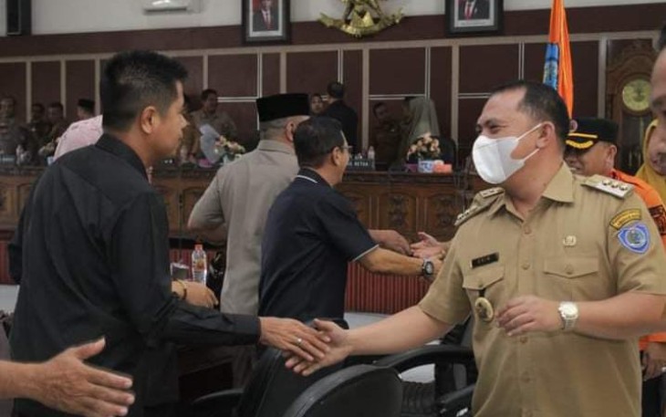 Bupati Labuhanbatu saat Ikuti Rapat Paripurna Pengesahan Perda Penyelenggaraan Penanggulangan Bencana 