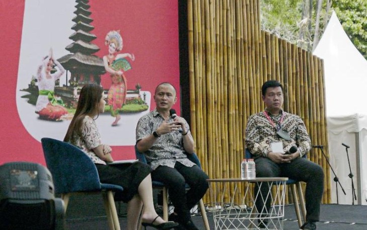 Staf Khusus MenKopUKM Bidang Pemberdayaan Ekonomi Kreatif Fiki Satari dalam Talk Show bertajuk Pemanfaatan dan Penggunaan Uang Elektronik dalam Lingkup Kegiatan Usaha UMKM yang menjadi rangkaian Future SMEs Village sebagai side event gelaran presidensi G20 Indonesia di Bali Collection, Nusa Dua, Bali