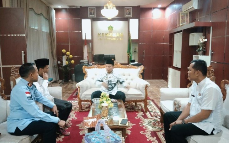 Suasana kunjungan Kalapas Kamesworo bersama jajaran di Kemenag Kabupaten Limapuluh Kota.