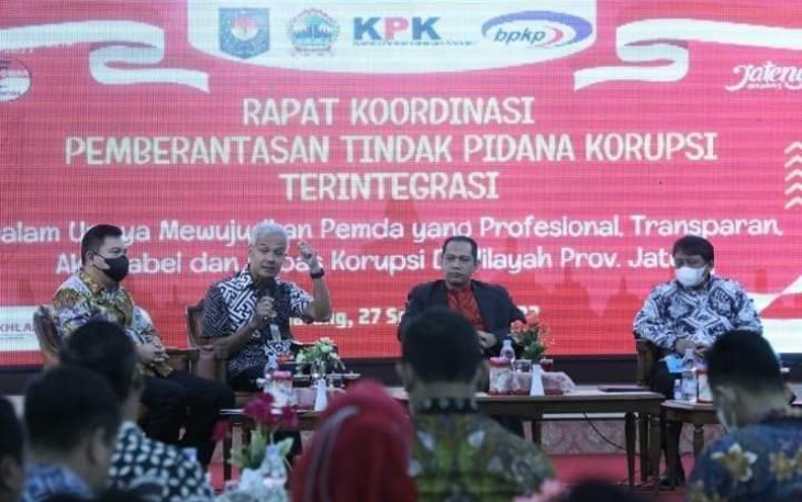 Ganjar saat menghadiri acara Rapat Koordinasi Pemberantasan Tindak Korupsi Terintegrasi yang dihadiri oleh seluruh bupati/walikota di Jawa Tengah, DPRD, serta perwakilan dari KPK dan BPKP Jateng di Gedung Gradhika Bhakti Praja, Selasa (27/9/2022).