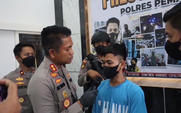 Tersangka saat ditanyai langsung oleh Kapolres Pemalang AKBP Ari Wibowo saat menggelar konferensi pers di Media Center Wicaksana Laghawa Polres Pemalang, Kamis (22/9/2022).
