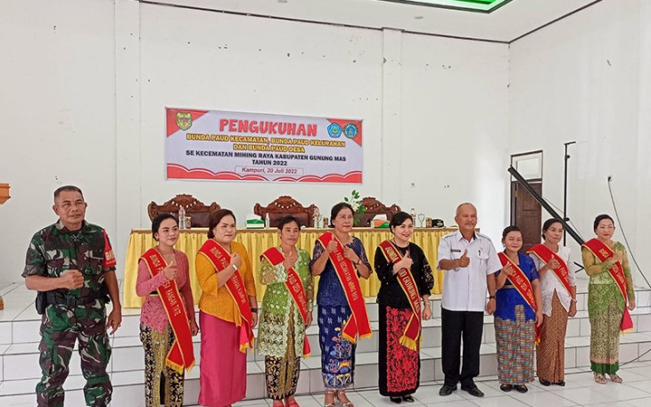 Babinsa Desa Rangan Tate Koramil 1016-03/Sepang Serka Helprit saat menghadiri Acara Pengukuhan Bunda PAUD