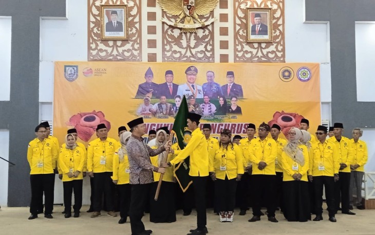 Gubernur Rohidin Kukuhkan Pengurus Yayasan Pengobatan Terapi Air Cahaya Provinsi Bengkulu