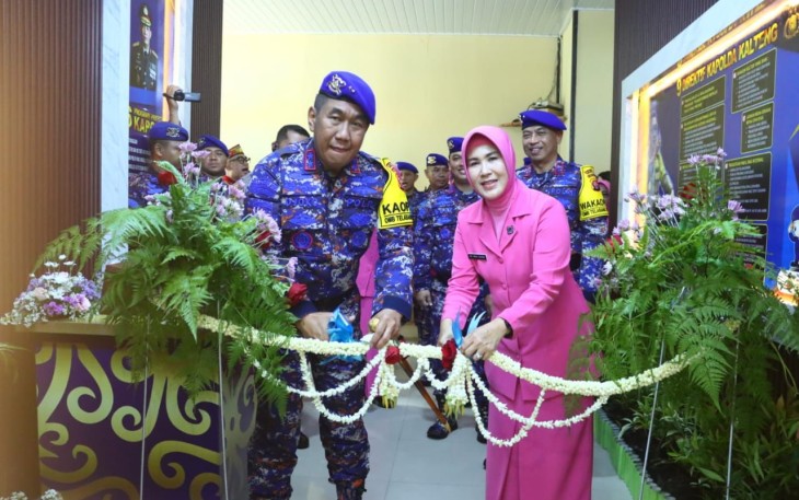 Kedatangan Kapolda Kalteng Disambut Potong Pantan dan Tampung Tawar